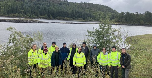 SW volunteers in hi vis in front of North Third Reservoir