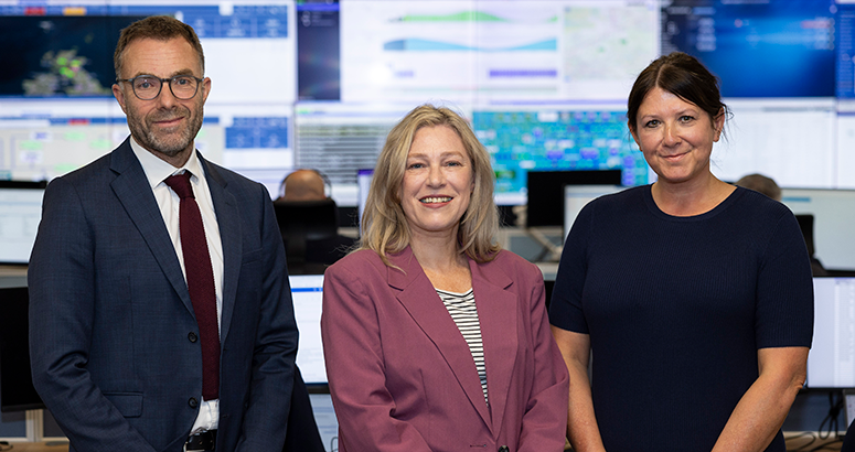  Acting Cabinet Secretary for Net Zero and Energy Gillian Martin centre with Scottish Water's director Professor Simon Parsons and Sharon Hamilton Manager of the Intelligent Control Centre at The Bridge, Stepps