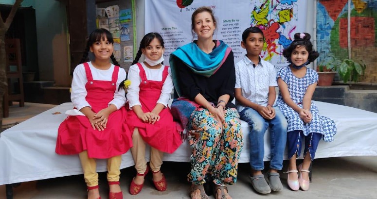 Helen Rountree pictured in middle of 4 students in Bangladesh